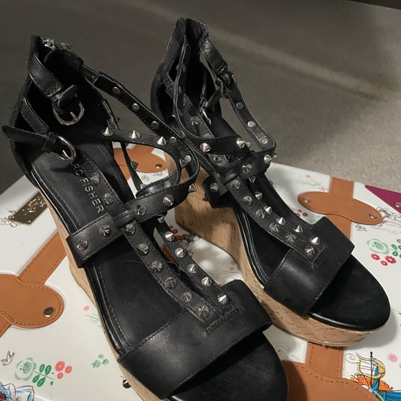 Marc fisher cork wedge platform sandal black stud size 8 - Picture 2 of 4